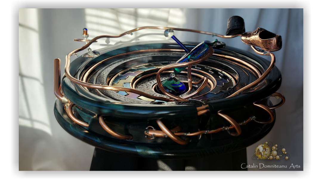 sculpture d'art contemporain en verre et métal