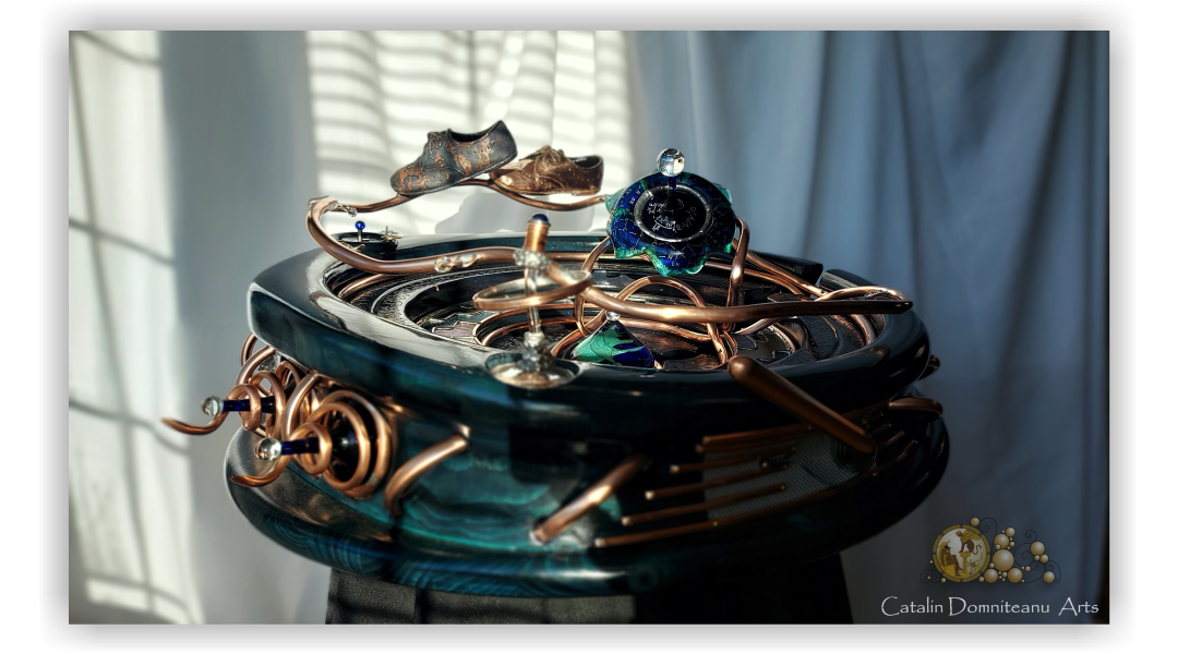 sculpture d'art contemporain en verre et métal