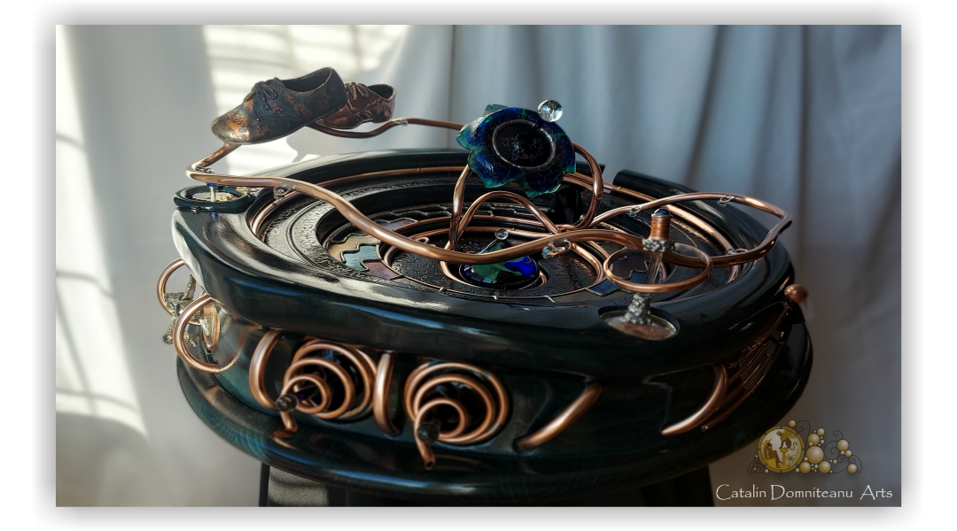 sculpture d'art contemporain en verre et métal